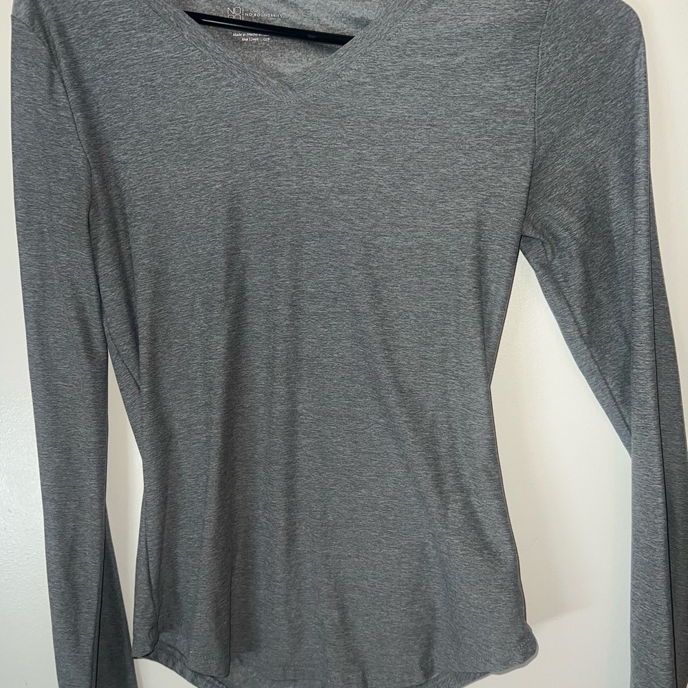 Gray V-Neck Long Sleeve Top